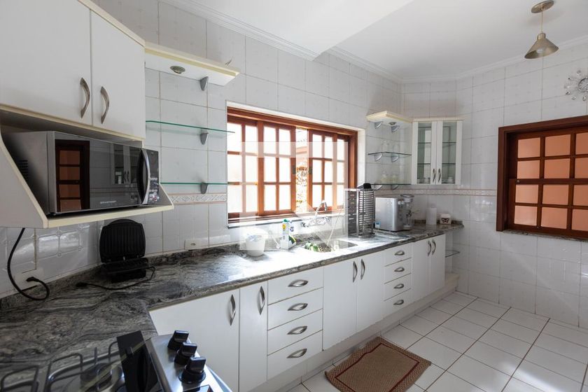 Casa à Venda - Mansões Santo Antônio, 3 Quartos,  255 m2 em , Campinas - sp | SoloBR