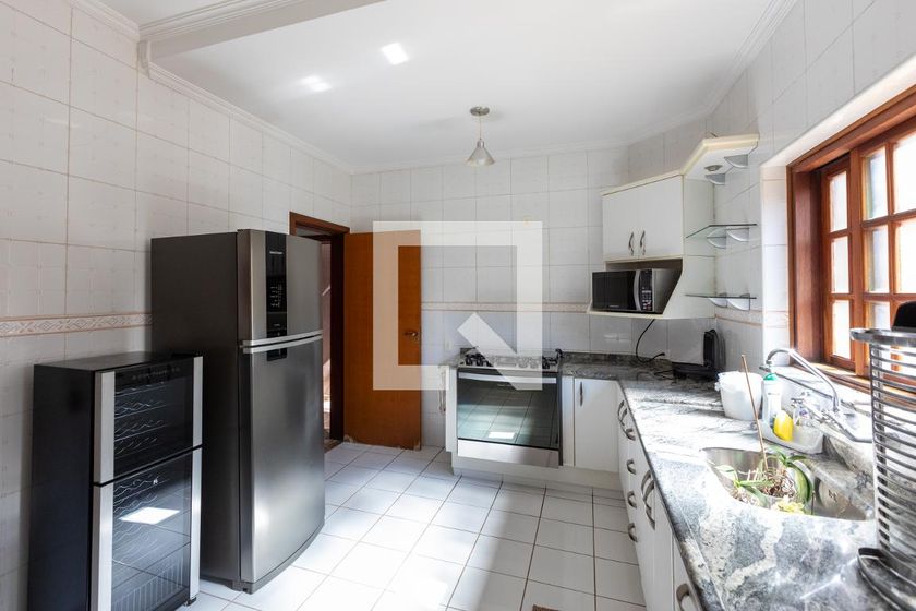 Casa à Venda - Mansões Santo Antônio, 3 Quartos,  255 m2 em , Campinas - sp | SoloBR