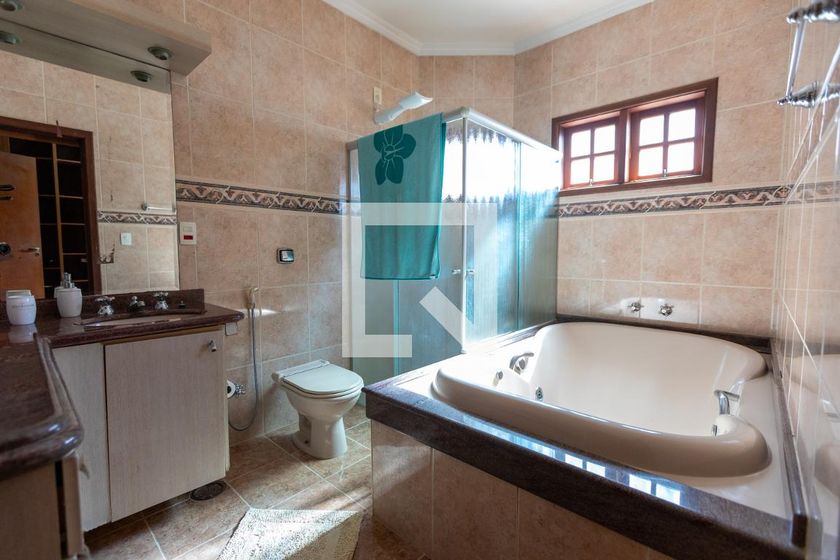 Casa à Venda - Mansões Santo Antônio, 3 Quartos,  255 m2 em , Campinas - sp | SoloBR