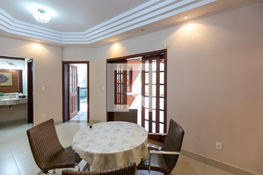 Casa à Venda - Mansões Santo Antônio, 3 Quartos,  255 m2 em , Campinas - sp | SoloBR
