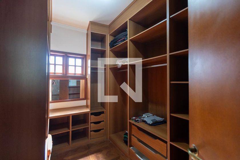 Casa à Venda - Mansões Santo Antônio, 3 Quartos,  255 m2 em , Campinas - sp | SoloBR