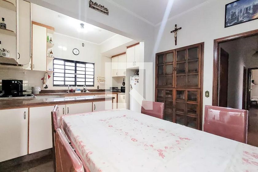 Casa à Venda - Guanabara, 4 Quartos,  400 m2 em , Campinas - sp | SoloBR