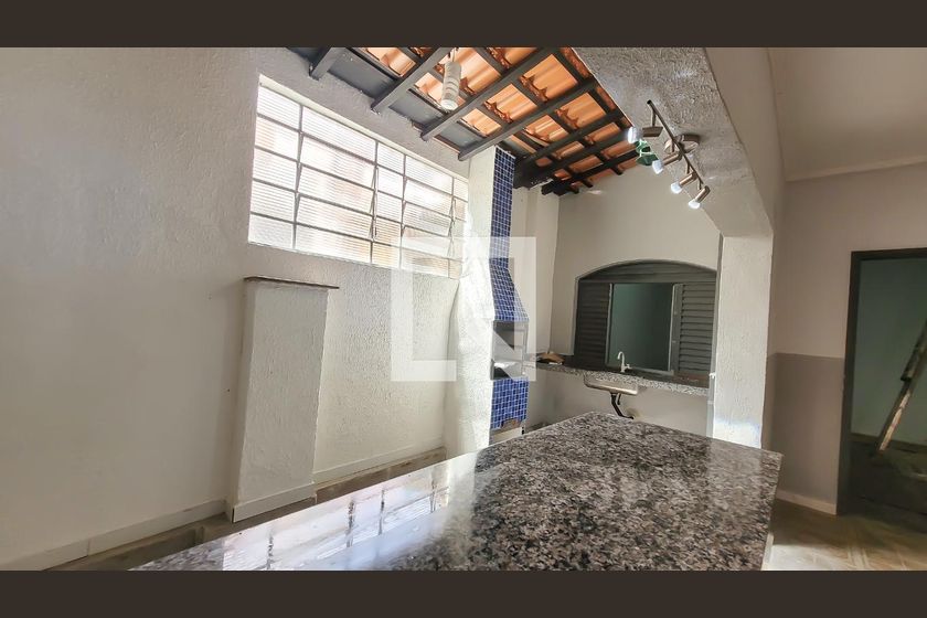 Casa à Venda - Bosque, 3 Quartos,  160 m2 em , Campinas - sp | SoloBR
