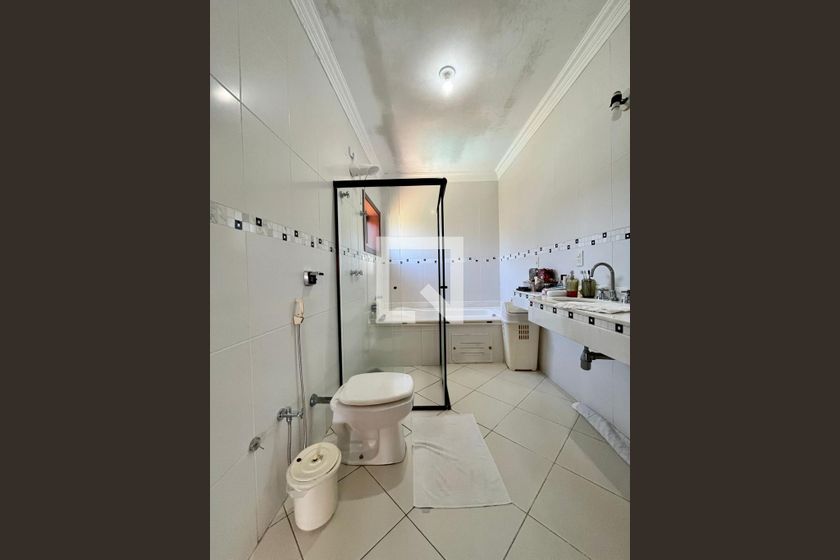 Casa à Venda - Lot. Alphaville Campinas, 4 Quartos,  265 m2 em , Campinas - sp | SoloBR