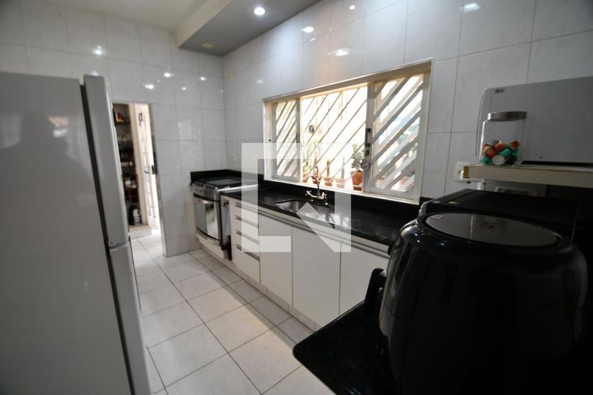 Casa à Venda - Cambuí, 3 Quartos,  190 m2 em , Campinas - sp | SoloBR