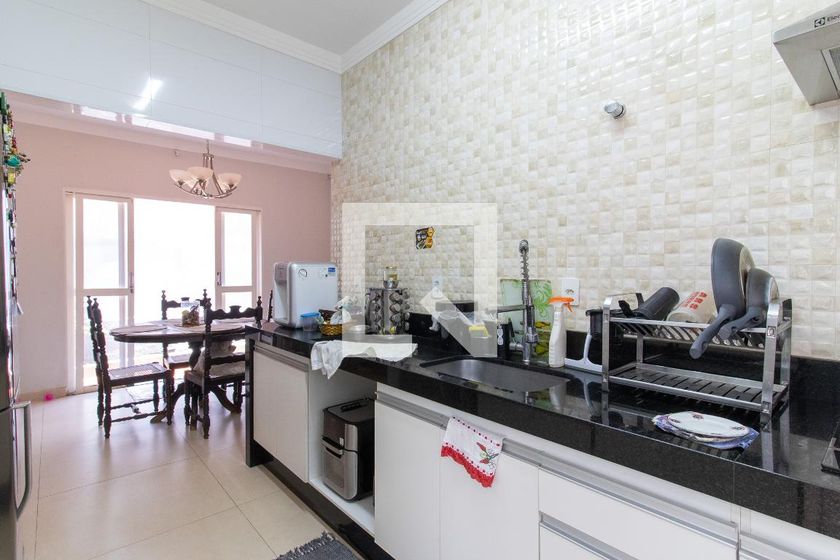 Casa à Venda - Guanabara, 3 Quartos,  197 m2 em , Campinas - sp | SoloBR