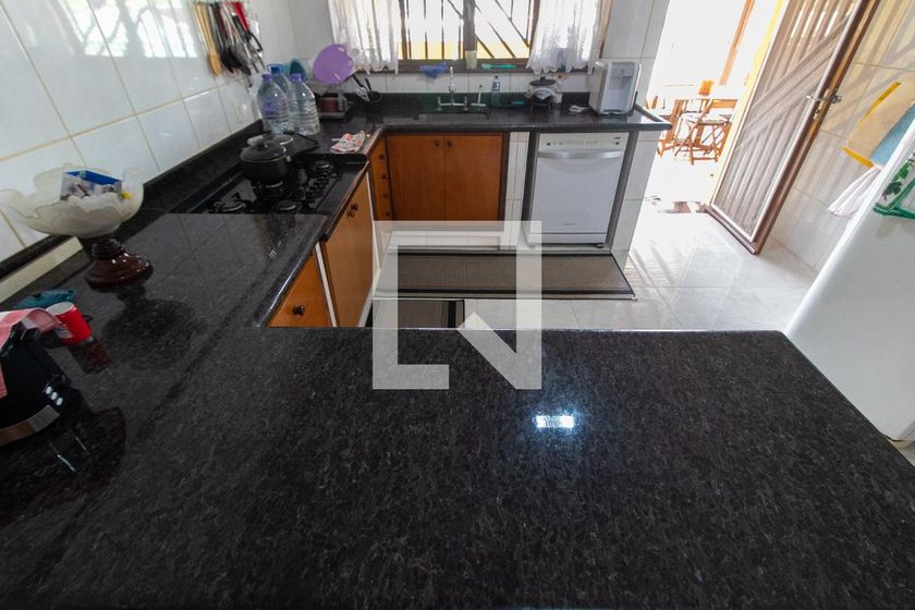 Casa à Venda - Fazenda Santa Cândida, 4 Quartos,  450 m2 em , Campinas - sp | SoloBR