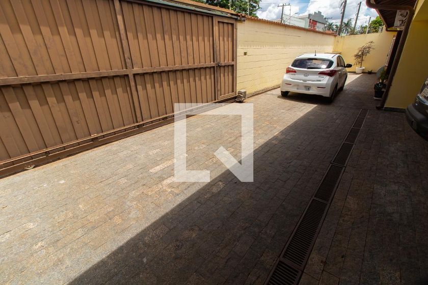 Casa à Venda - Fazenda Santa Cândida, 4 Quartos,  450 m2 em , Campinas - sp | SoloBR