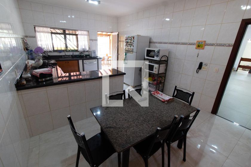 Casa à Venda - Fazenda Santa Cândida, 4 Quartos,  450 m2 em , Campinas - sp | SoloBR