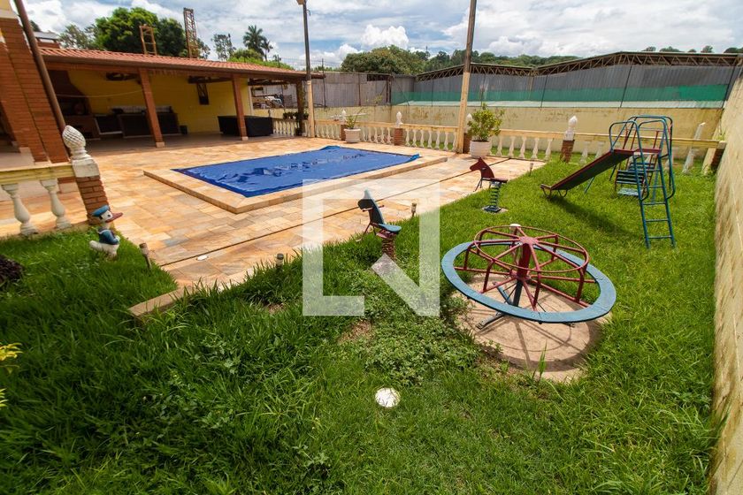 Casa à Venda - Fazenda Santa Cândida, 4 Quartos,  450 m2 em , Campinas - sp | SoloBR