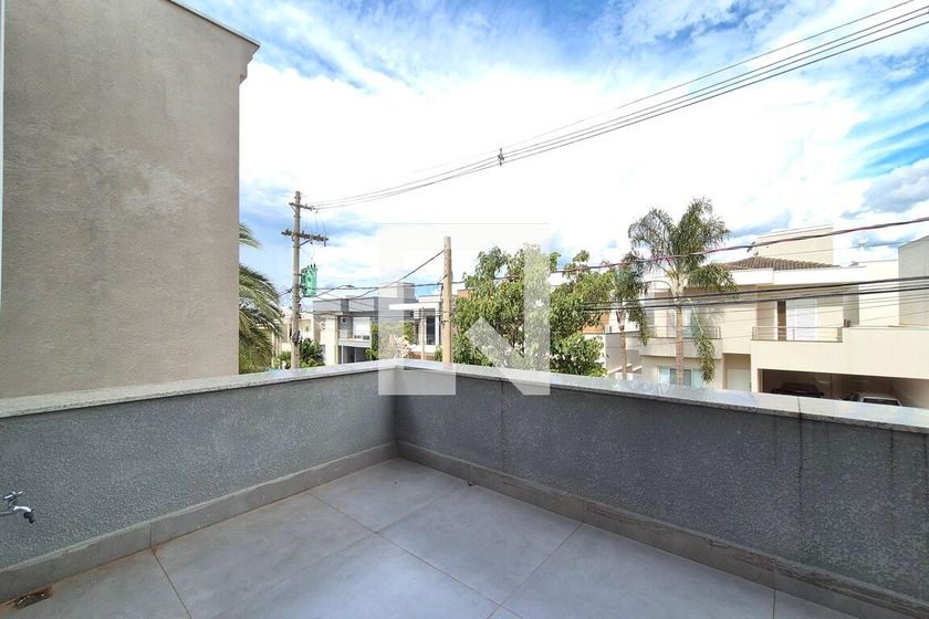 Casa à Venda - Swiss Park, 3 Quartos,  360 m2 em , Campinas - sp | SoloBR