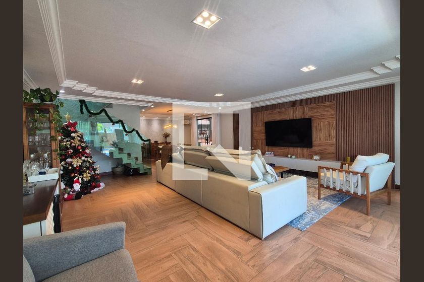 Casa, 4 quartos, 356 m² - Foto 1