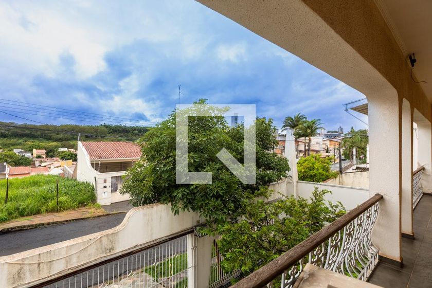 Casa à Venda - Jardim Chapadão, 4 Quartos,  300 m2 em , Campinas - sp | SoloBR
