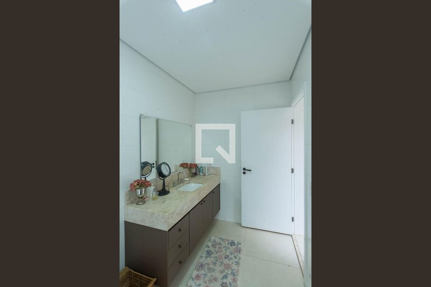 Casa à Venda - Swiss Park, 3 Quartos,  318 m2 em , Campinas - sp | SoloBR