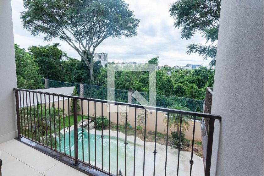 Casa à Venda - Swiss Park, 3 Quartos,  318 m2 em , Campinas - sp | SoloBR