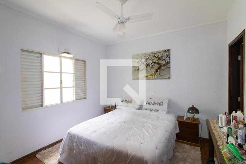 Casa à Venda - Jardim Santana, 3 Quartos,  161 m2 em , Campinas - sp | SoloBR