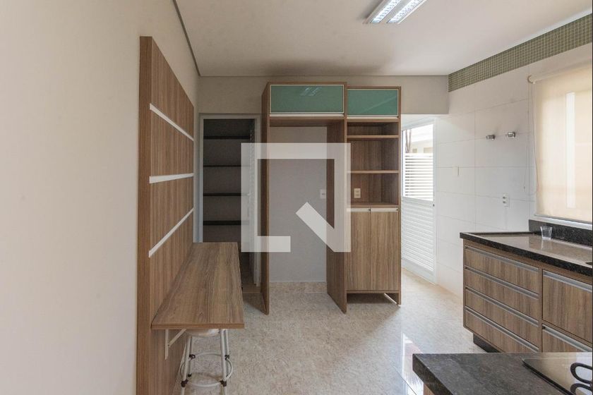 Casa à Venda - Swiss Park, 4 Quartos,  277 m2 em , Campinas - sp | SoloBR