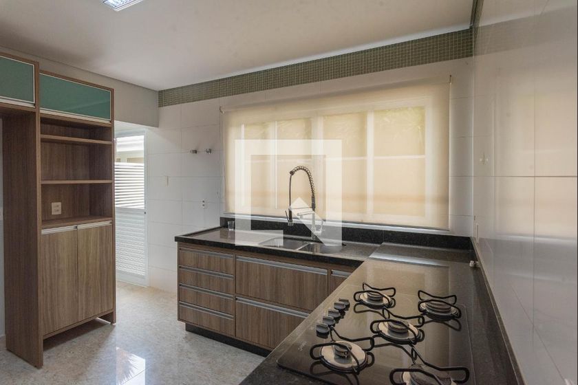 Casa à Venda - Swiss Park, 4 Quartos,  277 m2 em , Campinas - sp | SoloBR