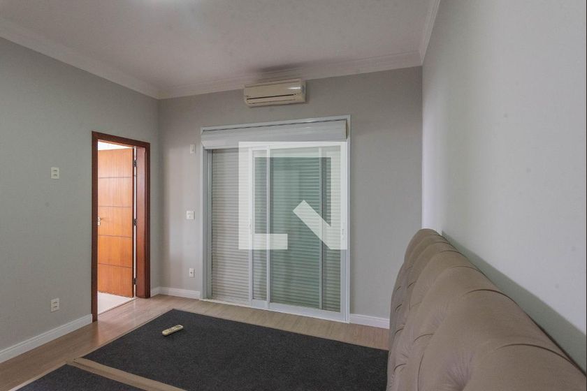 Casa à Venda - Swiss Park, 4 Quartos,  277 m2 em , Campinas - sp | SoloBR