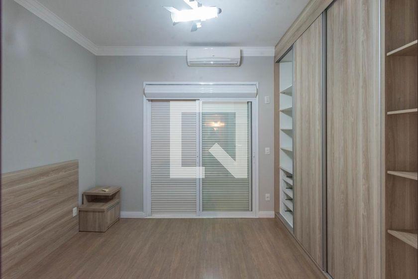 Casa à Venda - Swiss Park, 4 Quartos,  277 m2 em , Campinas - sp | SoloBR