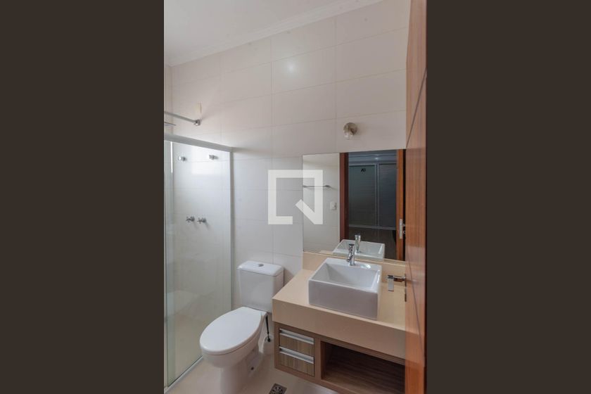 Casa à Venda - Swiss Park, 4 Quartos,  277 m2 em , Campinas - sp | SoloBR
