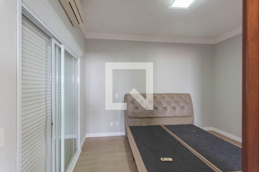 Casa à Venda - Swiss Park, 4 Quartos,  277 m2 em , Campinas - sp | SoloBR