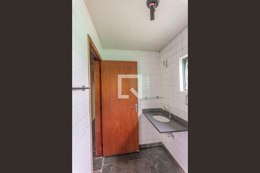Casa à Venda - Jardim do Lago, 3 Quartos,  300 m2 em , Campinas - sp | SoloBR