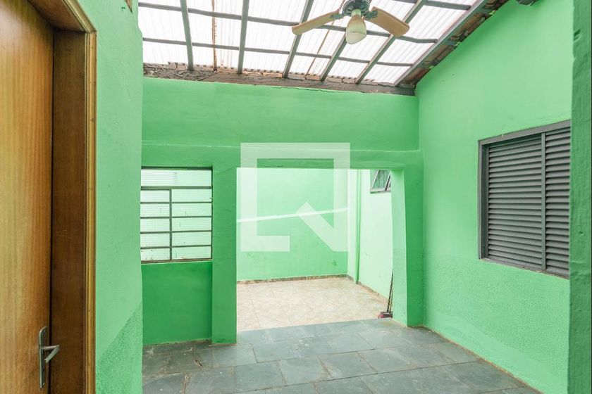 Casa à Venda - Jardim do Lago, 3 Quartos,  300 m2 em , Campinas - sp | SoloBR