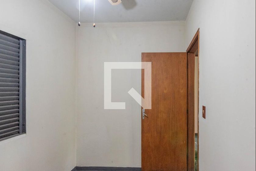 Casa à Venda - Jardim do Lago, 3 Quartos,  300 m2 em , Campinas - sp | SoloBR