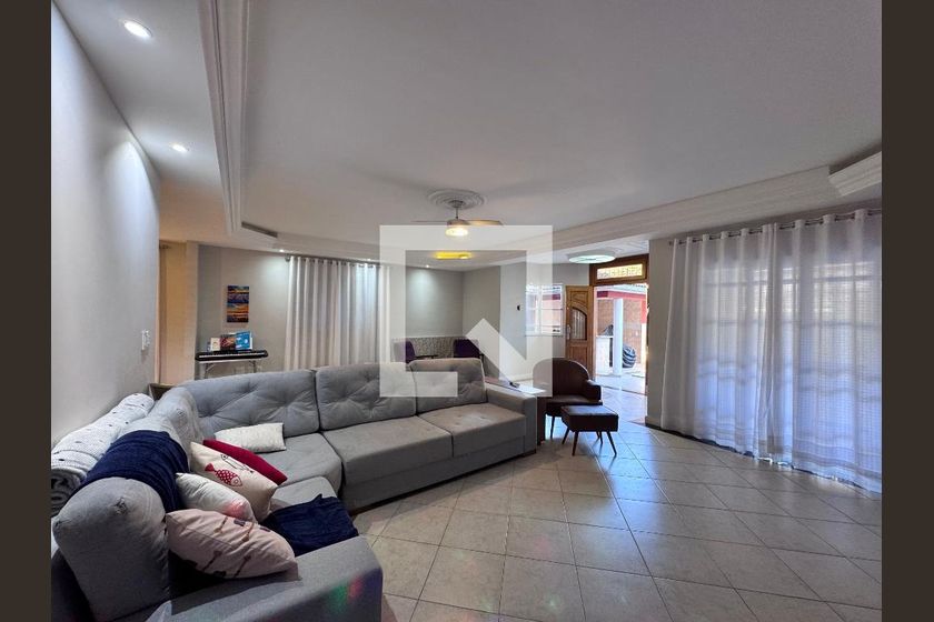 Casa, 4 quartos, 310 m² - Foto 1