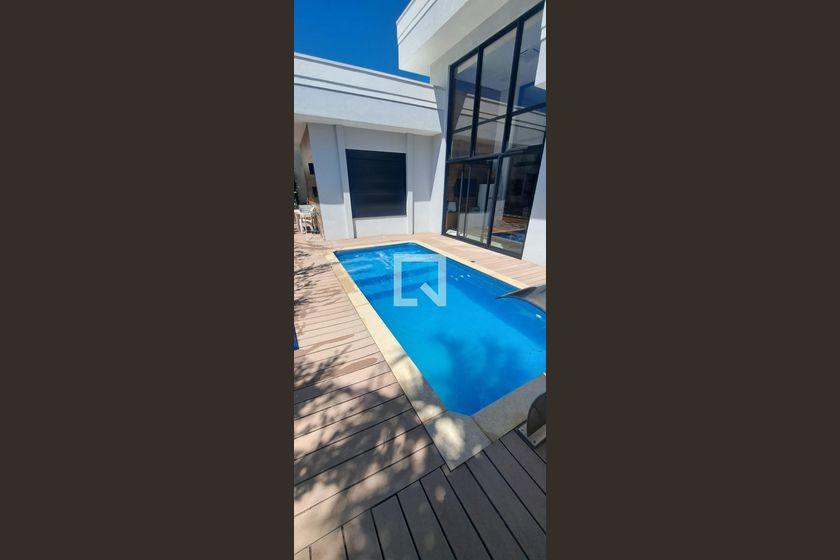 Casa à Venda - Swiss Park, 3 Quartos,  231 m2 em , Campinas - sp | SoloBR