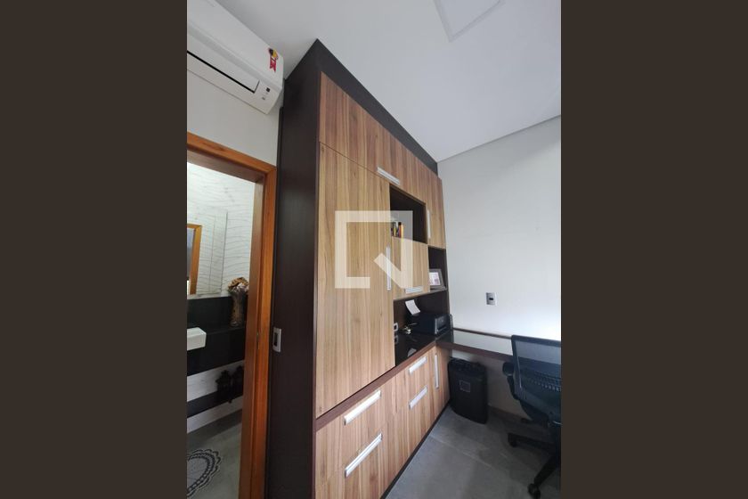 Casa à Venda - Swiss Park, 3 Quartos,  231 m2 em , Campinas - sp | SoloBR
