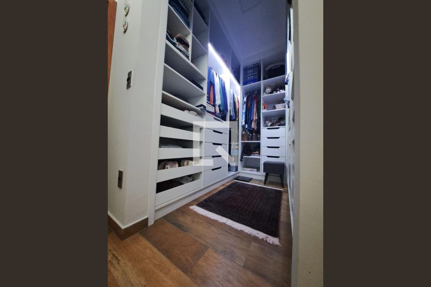 Casa à Venda - Swiss Park, 3 Quartos,  231 m2 em , Campinas - sp | SoloBR