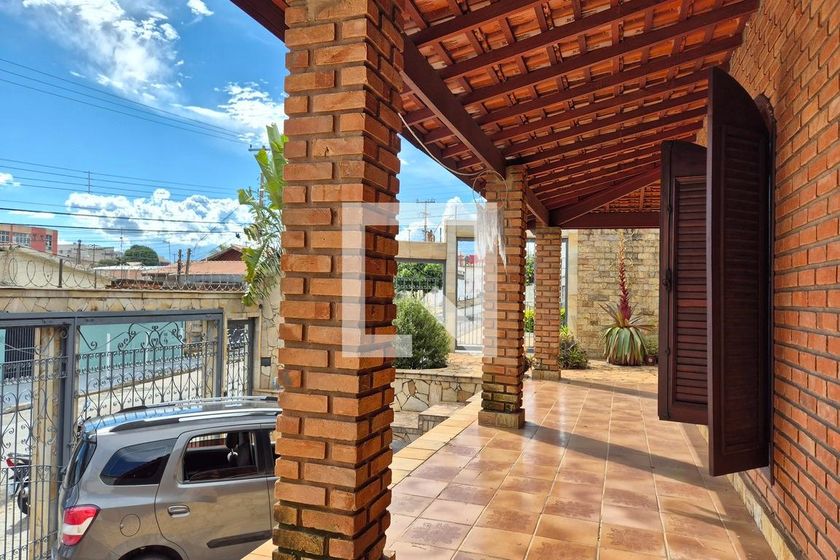 Casa à Venda - Jardim do Lago, 3 Quartos,  420 m2 em , Campinas - sp | SoloBR