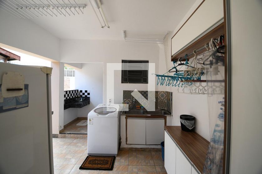 Casa à Venda - Barão Geraldo - Centro, 3 Quartos,  200 m2 em , Campinas - sp | SoloBR