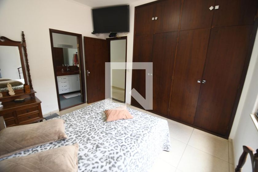 Casa à Venda - Barão Geraldo - Centro, 3 Quartos,  200 m2 em , Campinas - sp | SoloBR