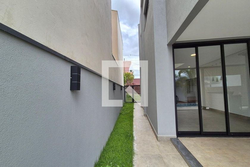 Casa à Venda - Swiss Park, 3 Quartos,  280 m2 em , Campinas - sp | SoloBR