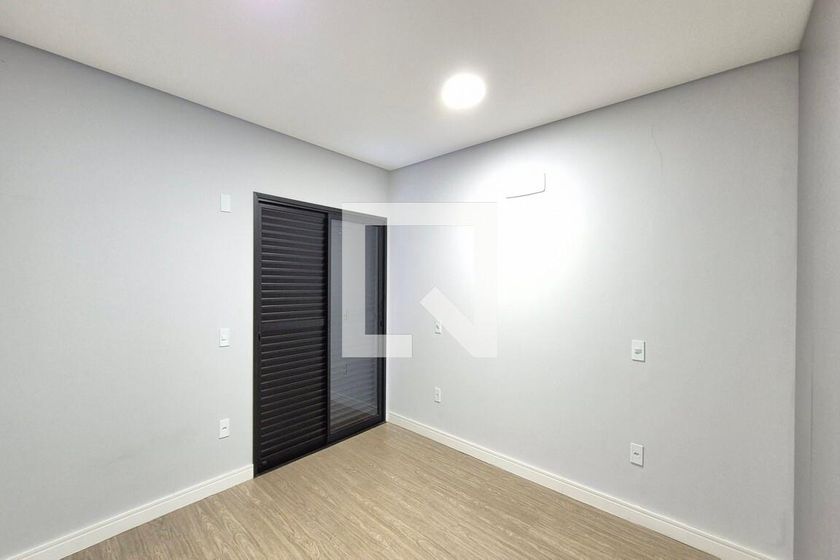 Casa à Venda - Swiss Park, 3 Quartos,  280 m2 em , Campinas - sp | SoloBR