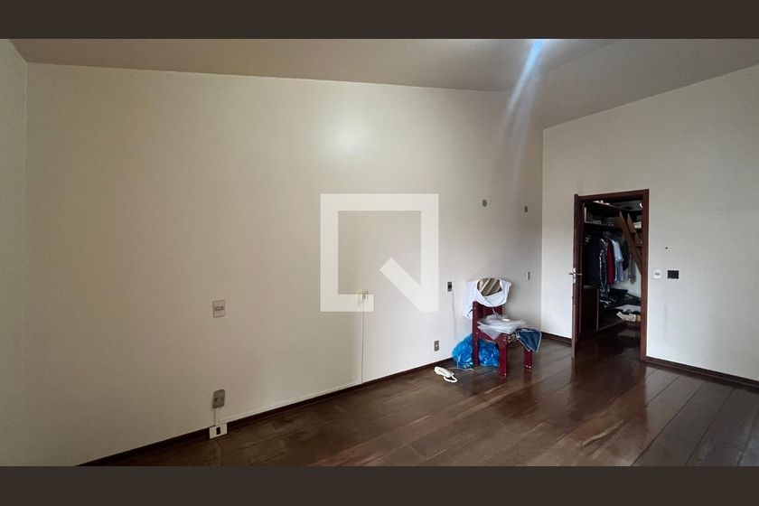 Casa à Venda - Guanabara, 5 Quartos,  345 m2 em , Campinas - sp | SoloBR