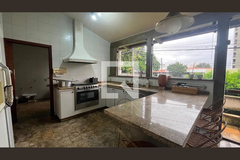 Casa à Venda - Guanabara, 5 Quartos,  345 m2 em , Campinas - sp | SoloBR