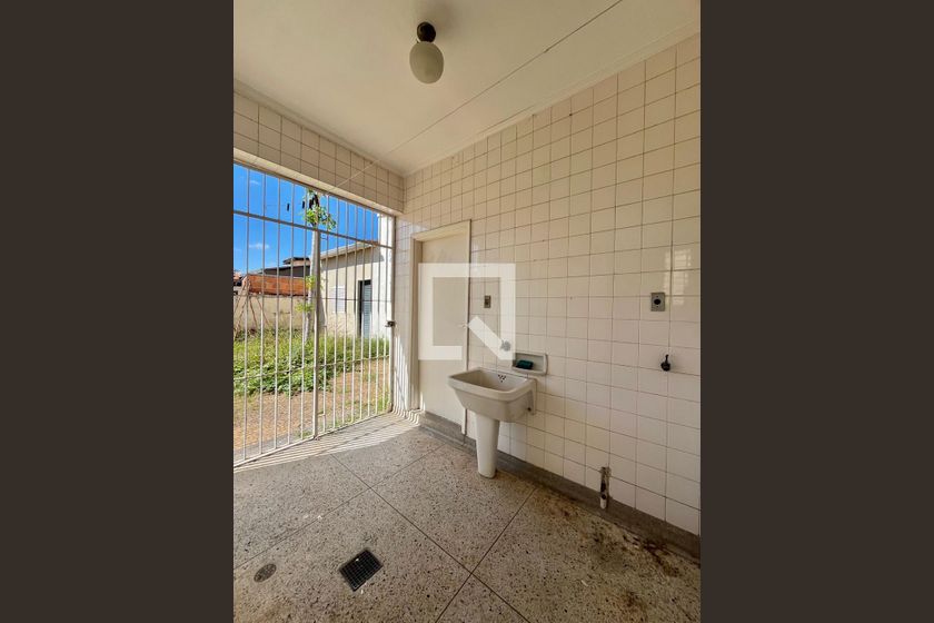 Casa à Venda - Bosque, 3 Quartos,  328 m2 em , Campinas - sp | SoloBR