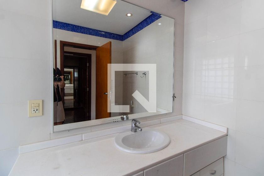 Casa à Venda - Lot. Alphaville Campinas, 4 Quartos,  370 m2 em , Campinas - sp | SoloBR