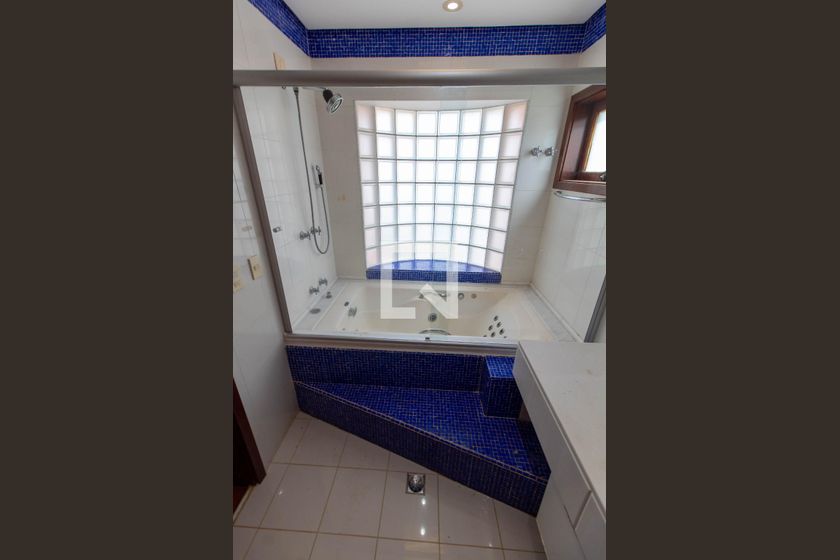 Casa à Venda - Lot. Alphaville Campinas, 4 Quartos,  370 m2 em , Campinas - sp | SoloBR