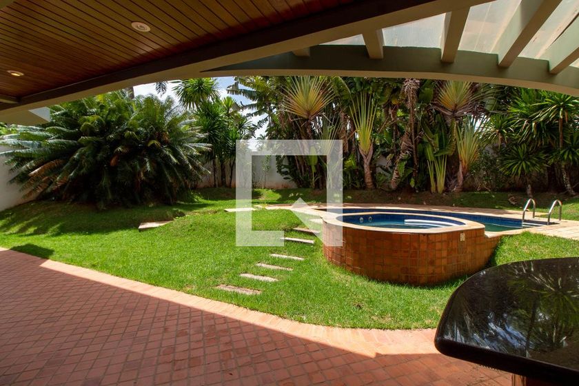 Casa à Venda - Lot. Alphaville Campinas, 4 Quartos,  370 m2 em , Campinas - sp | SoloBR