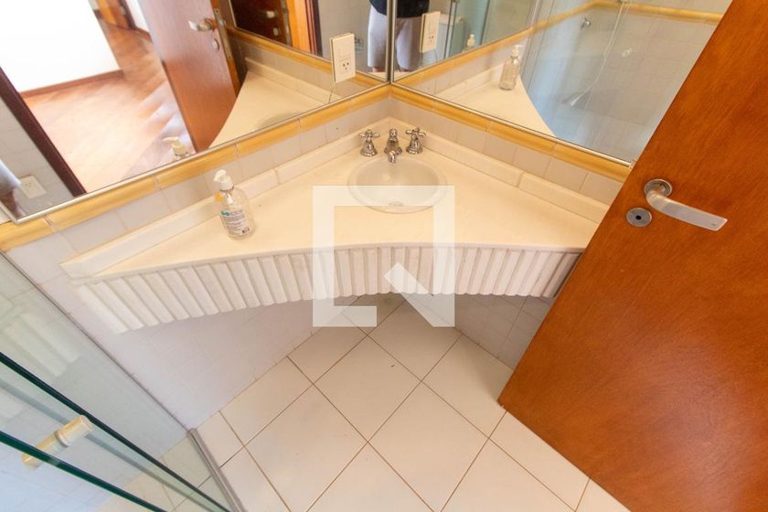 Casa à Venda - Lot. Alphaville Campinas, 4 Quartos,  370 m2 em , Campinas - sp | SoloBR