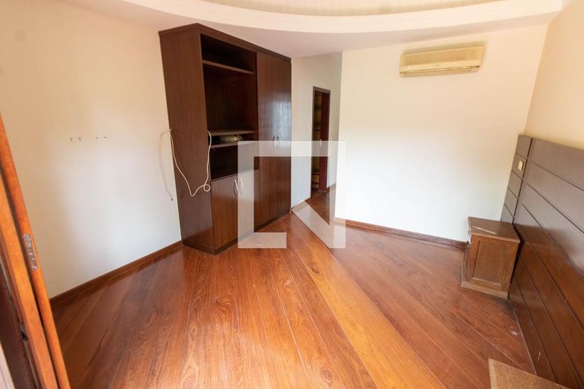 Casa à Venda - Lot. Alphaville Campinas, 4 Quartos,  370 m2 em , Campinas - sp | SoloBR
