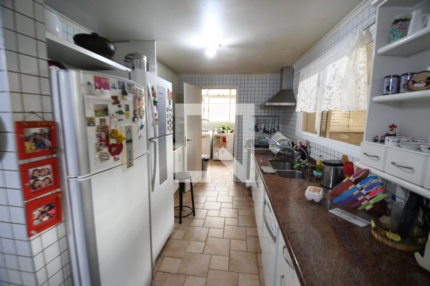 Apartamento à Venda - Jardim Flamboyant, 4 Quartos,  226 m2 em , Campinas - sp | SoloBR