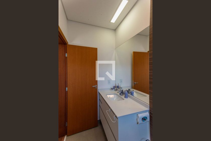 Casa à Venda - Swiss Park, 3 Quartos,  200 m2 em , Campinas - sp | SoloBR