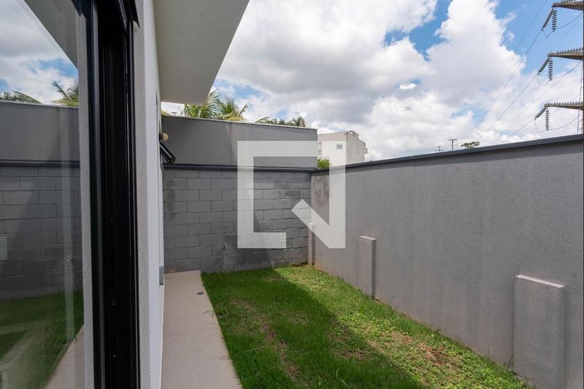 Casa à Venda - Swiss Park, 3 Quartos,  200 m2 em , Campinas - sp | SoloBR