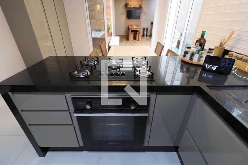Casa, 4 quartos, 230 m² - Foto 32